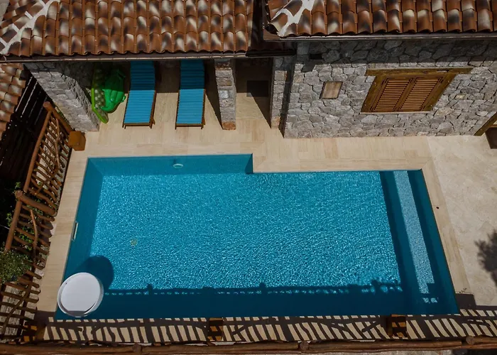 Carevic Resort & Villas