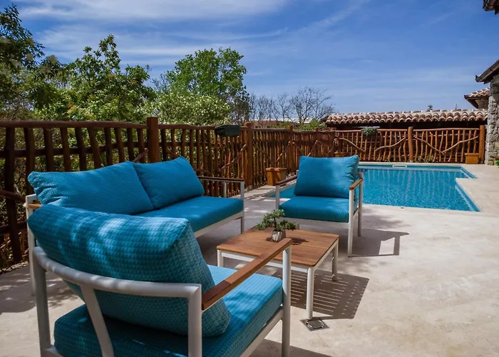 Carevic Resort & Villas