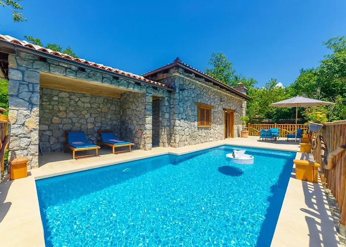 Carevic Resort & Villas